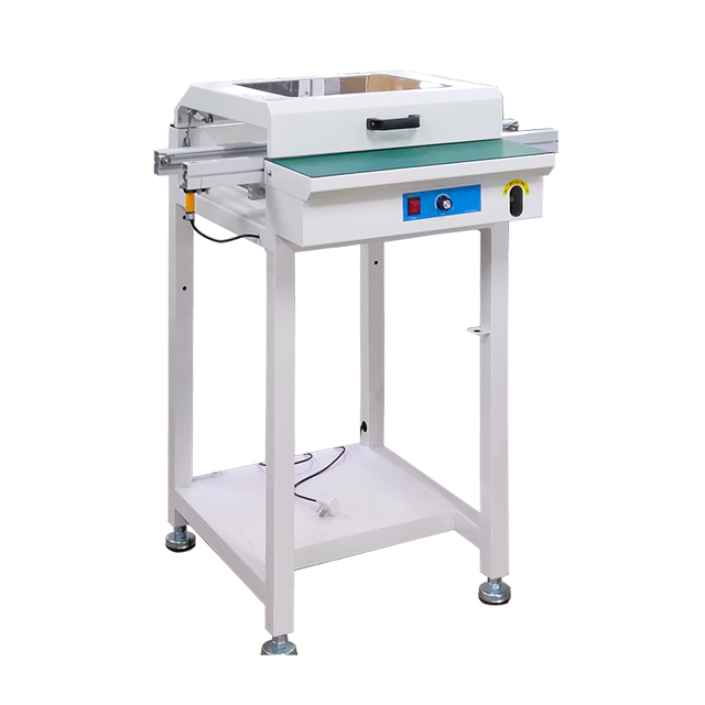 Conveyor with Dust Cover